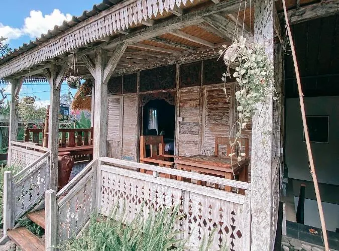 Umah Kayu 3*