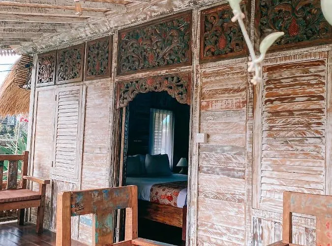 Umah Kayu 3*